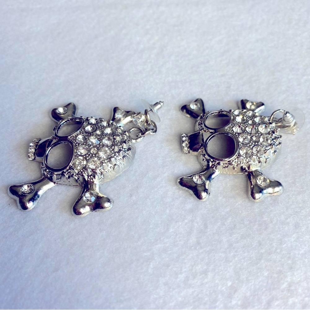 Skull Earrings w/Rhinestones Silver Tone Pierced Dangle Drop Halloween Gothic - Picture 7 of 8